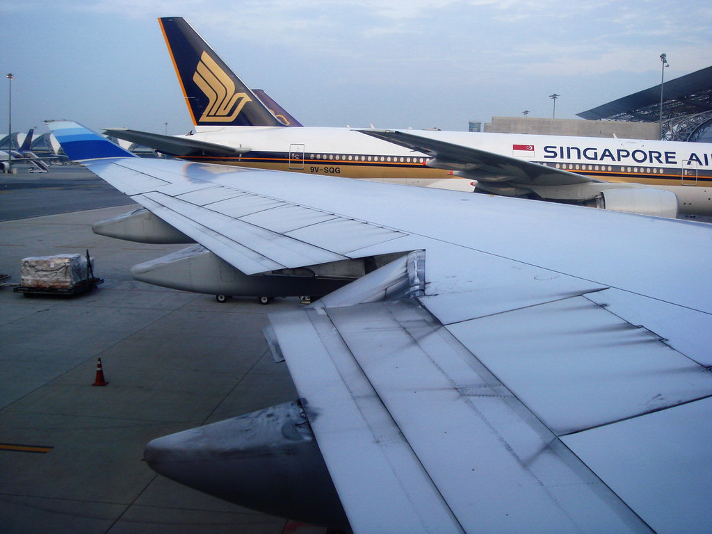 Pushed Back From the Gate United B744 was being pushed bac… Flickr