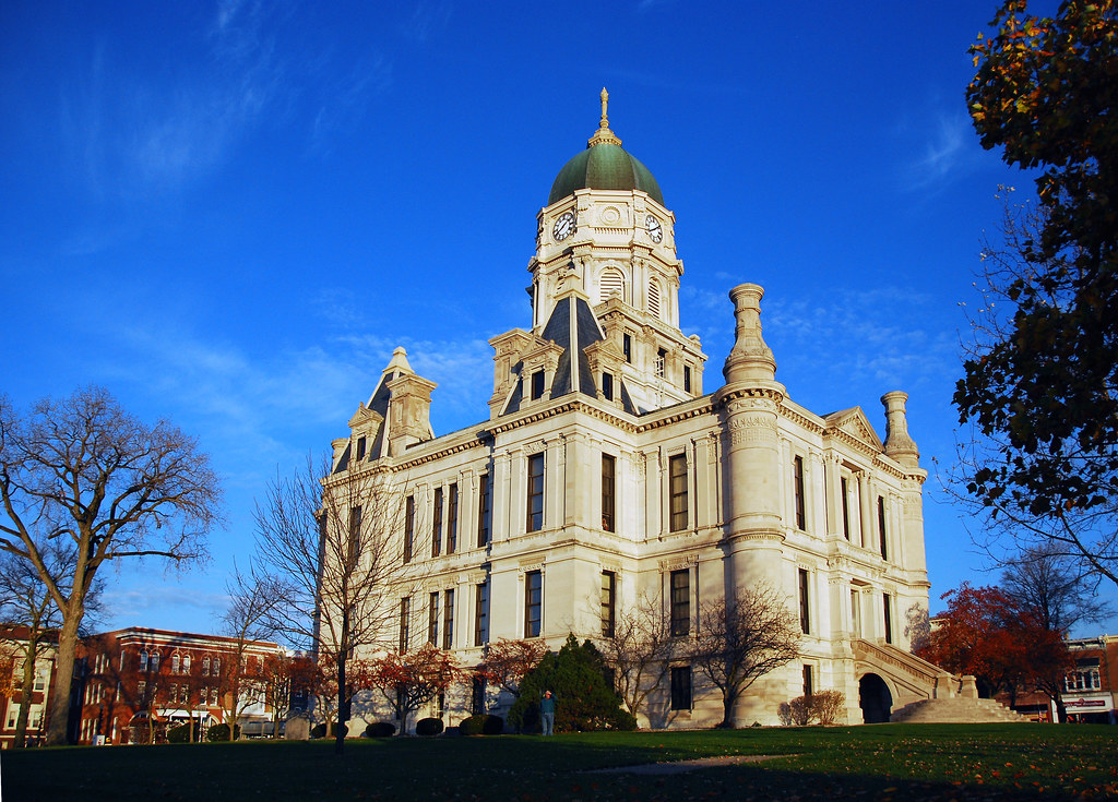 96100 Whitley County Courthouse Columbia City is a small … Flickr