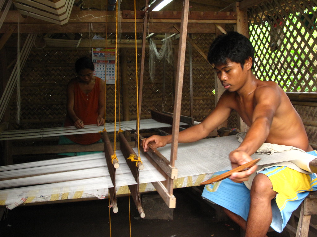 Piña (Pineapple Fiber) Cloth Weaving Kalibo, Aklan is the … Flickr