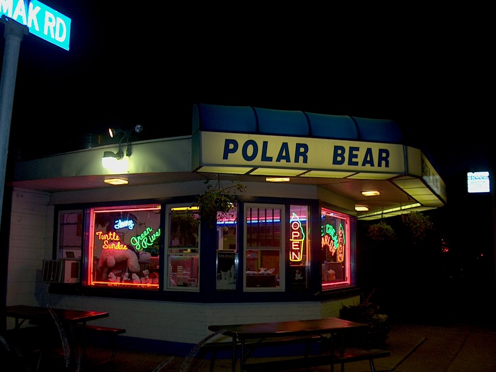 The Polar Bear ice cream drive in restaurant. North Rivers… Flickr