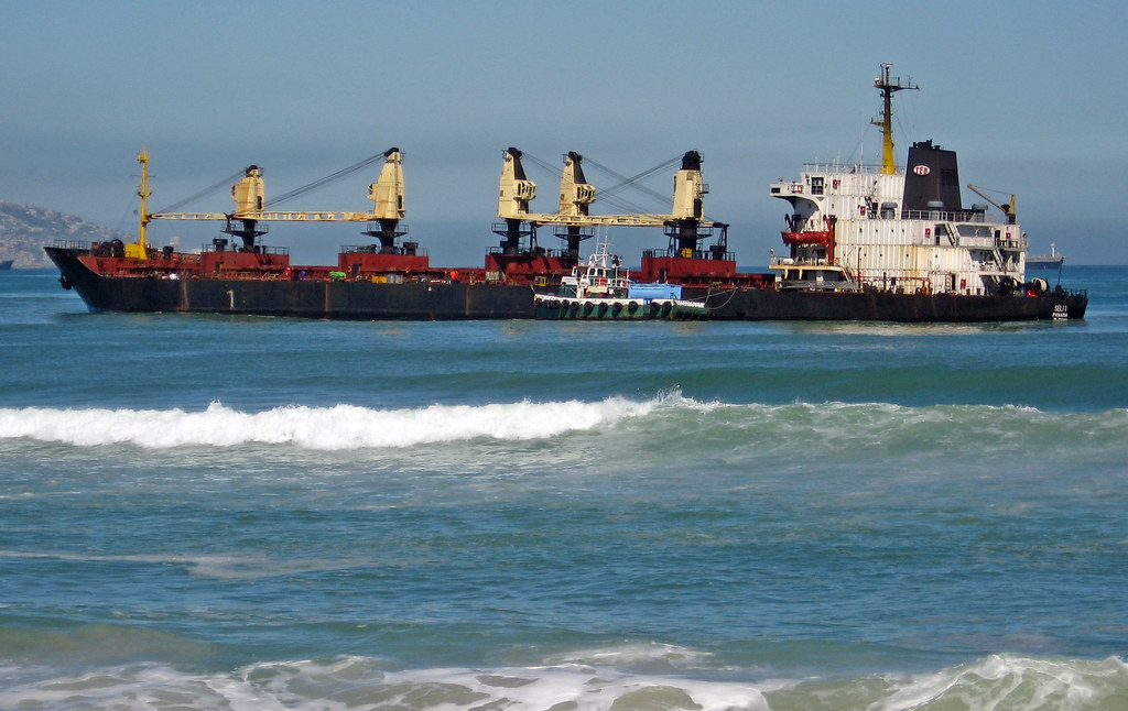 Seli 1 Cape Town with salvage barge alongside Photograph t… Flickr