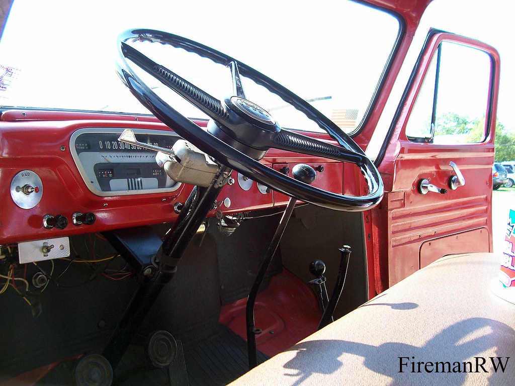 Moulton, TX VFD 1955 Ford Parade Truck 1955 Ford F750/Simm… Flickr