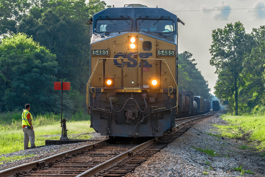 Pansey, AL Q681 retaking the main track. Paul Fretts Flickr