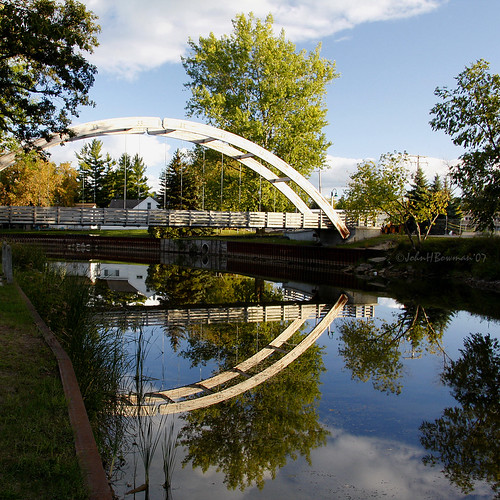 Au Gres Pedestrian Bridge View Large This beautiful pedest… Flickr