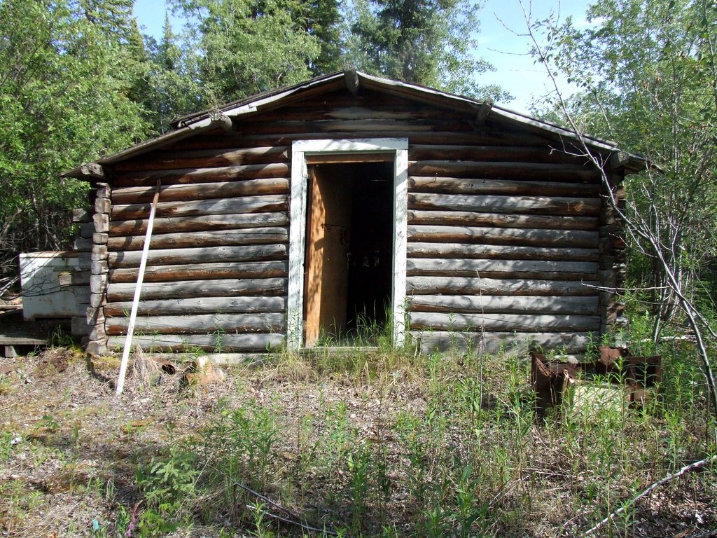 Gulkana Cabin An abandoned cabin in Gulkana. This village … Flickr