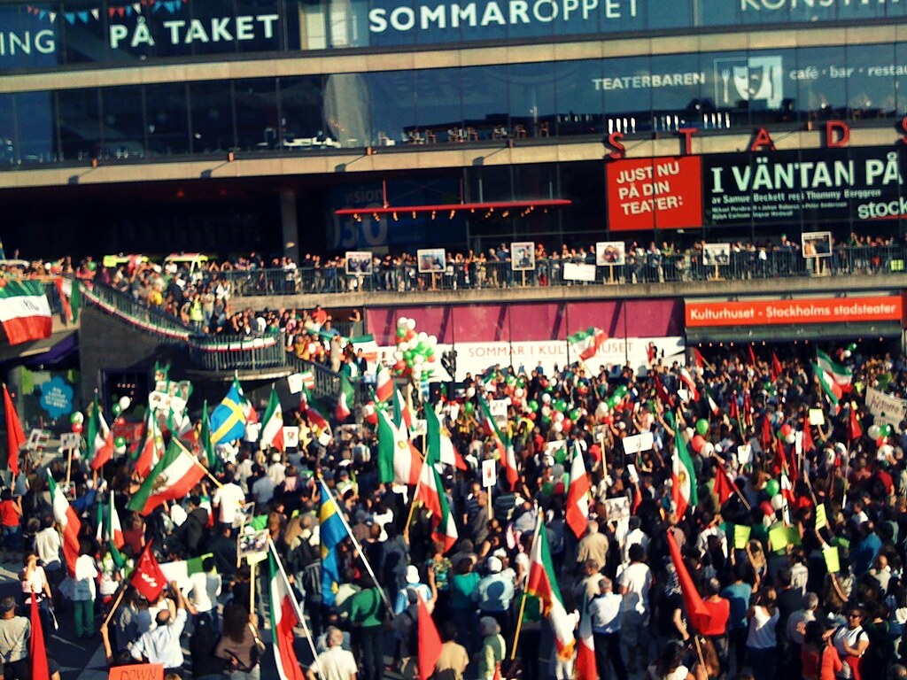 An' we gazed upon the chimes of freedom flashing Spader_C Flickr