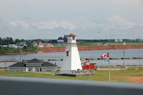Confederation Bridge Der erste Leuchtturm auf PEI. bobbingal Flickr