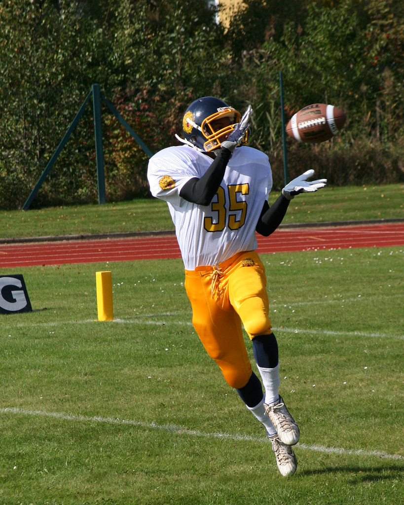 HHS vs. Vilseck Football The Heidelberg High School Lions’… Flickr