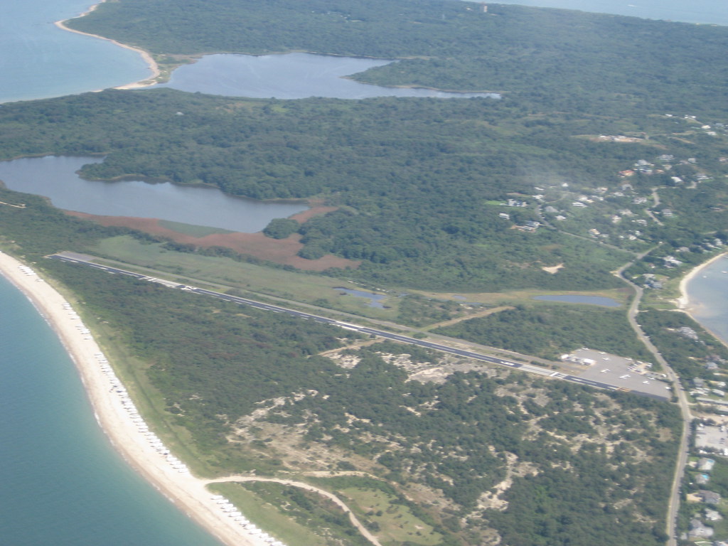 Montauk Airport (MTP) at "THE END" zamboniman Flickr
