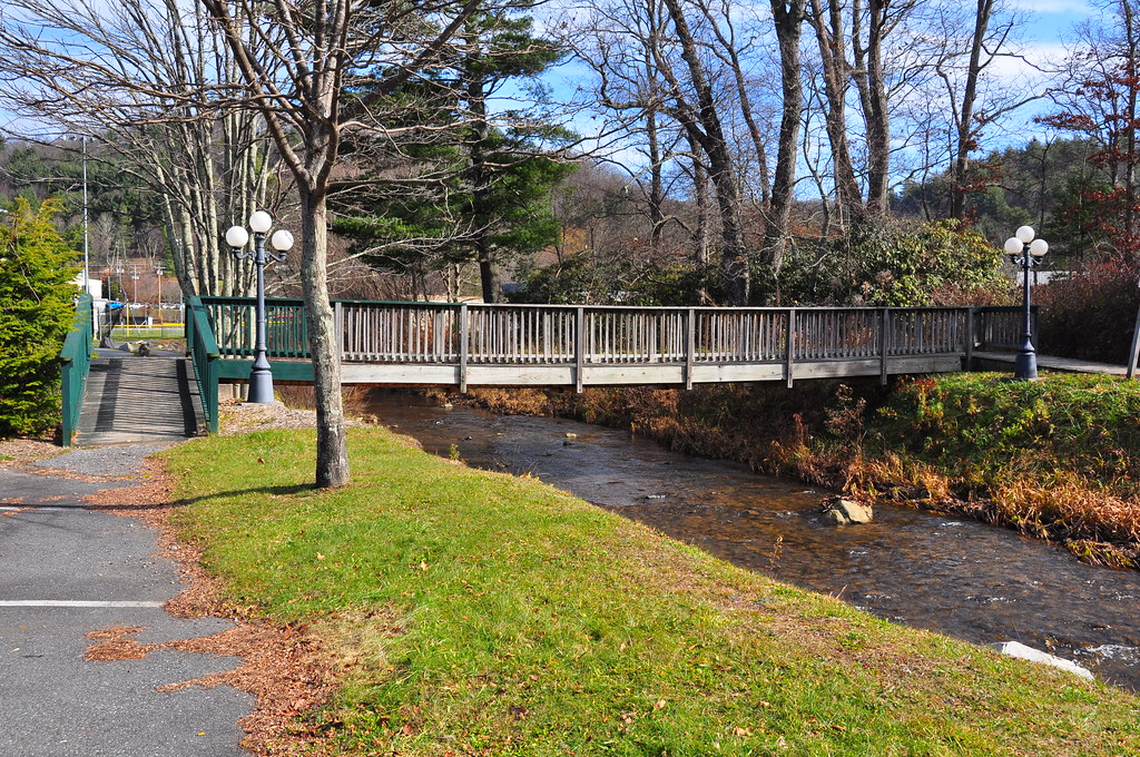 091125014 Newland Bridge over the North Toe River. Mark Clifton