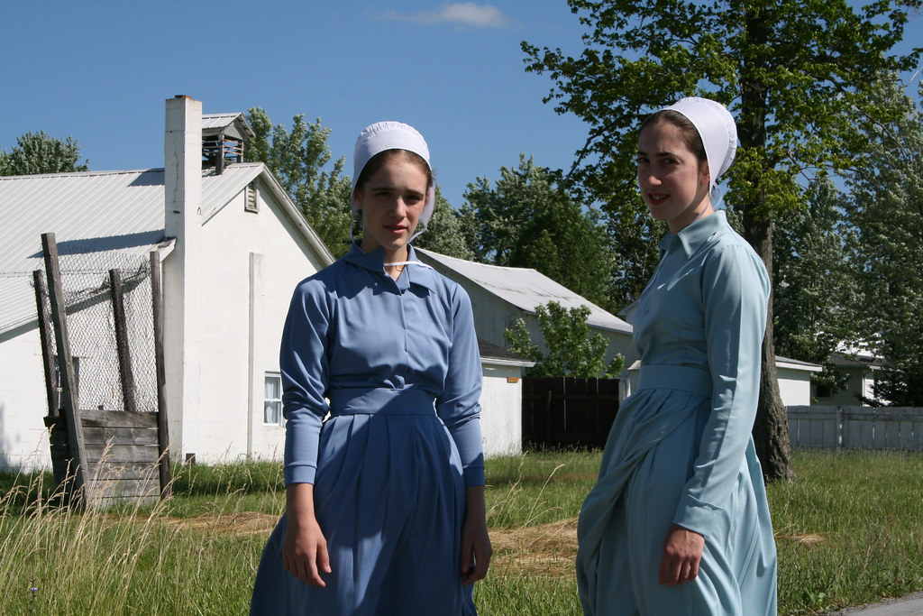 Amish Girls Posing | Geauga County, Ohio | Thom Sheridan | Flickr