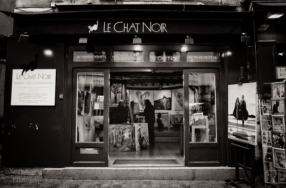 Le Chat Noir in Monmartre Paris Paris France Happy