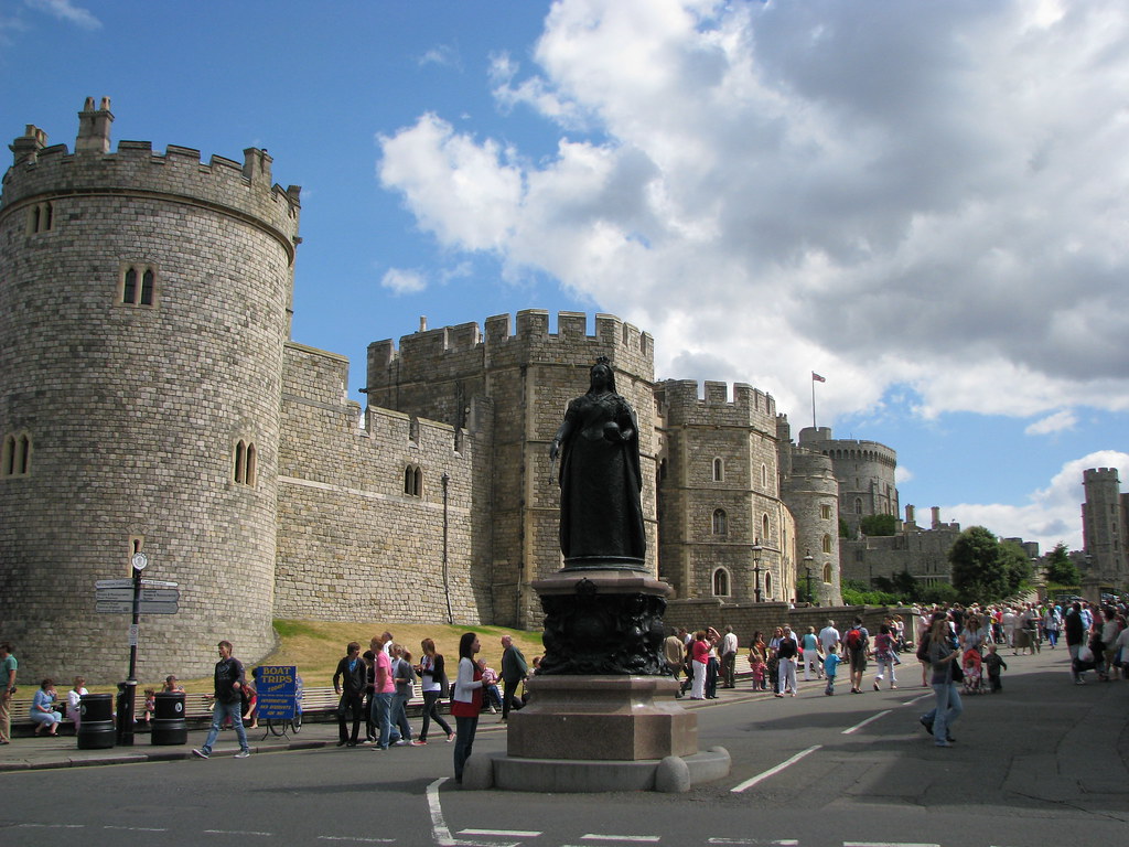 2009_Windsor Windsor Castle viewed from the entrance Wit