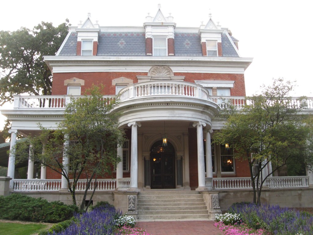 Ellwood House DeKalb, Illinois Ellwood House, a grand Vi… Flickr