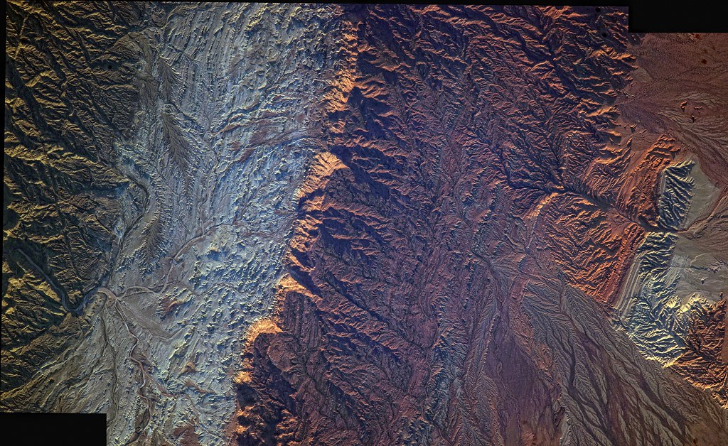 Dichotomous Andes Ridge Panorama of ISS044 images of a rid… Flickr