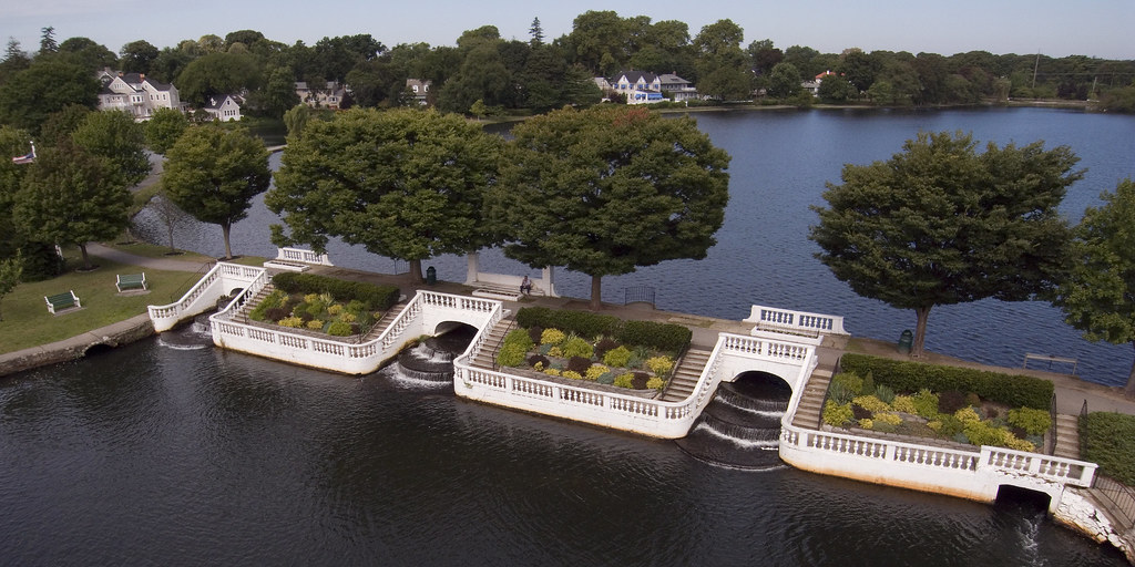 Argyle Park Babylon, NY The waterfalls Argyle Park in Ba… Flickr