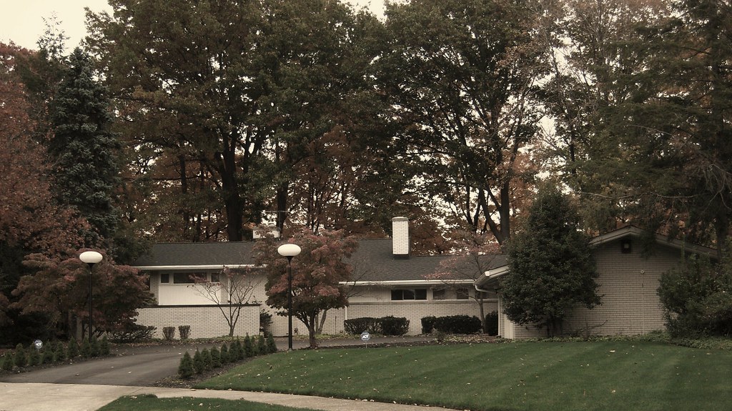 Cleveland [Rocky River] Fairhill Drive postpanglossian Flickr