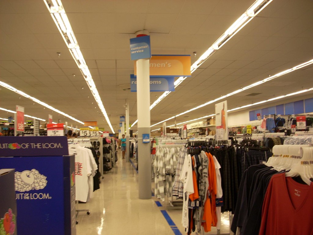 Big Kmart interior Big Kmart 7259 (101,458 square feet) 1… Flickr
