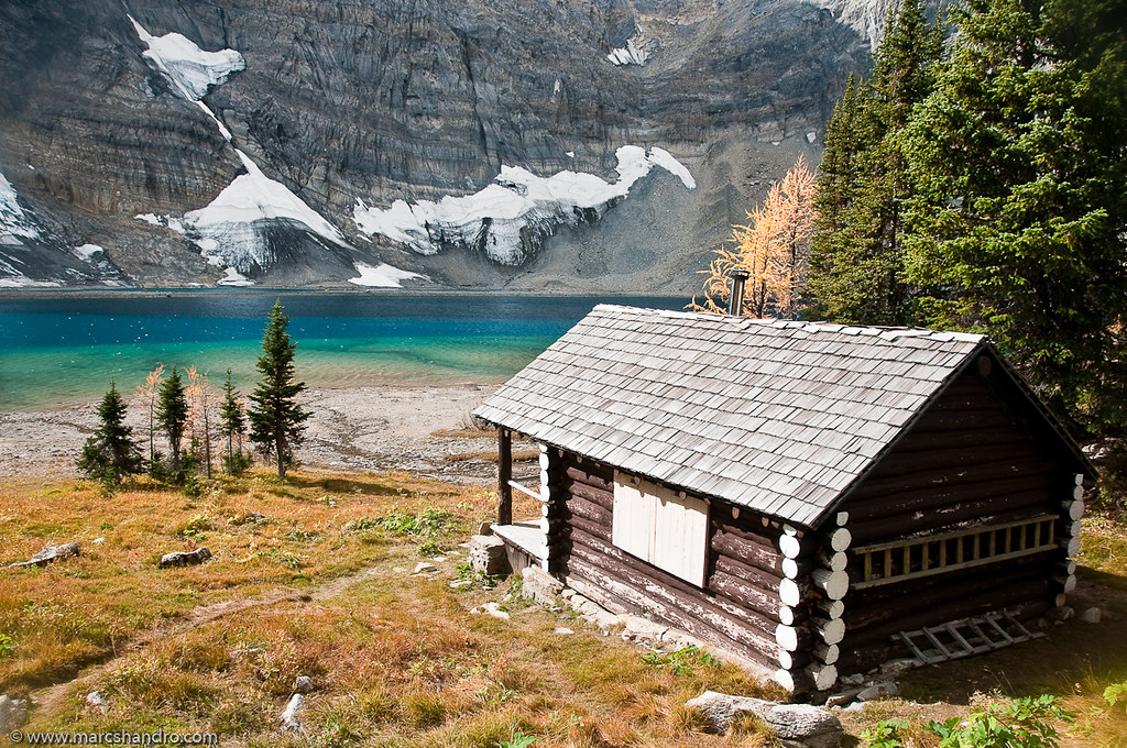 Walden's Floe Lake These Park Rangers' log cabins in the C… Flickr