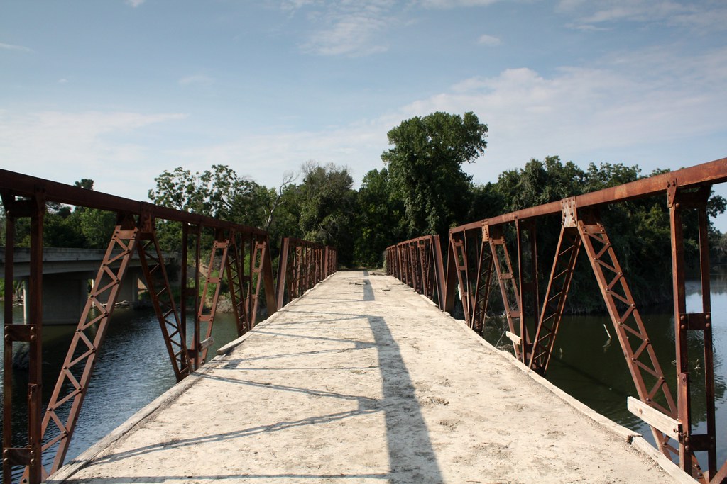 Old Eichelberger Crossing Bridge (McLennan County, Texas) Flickr
