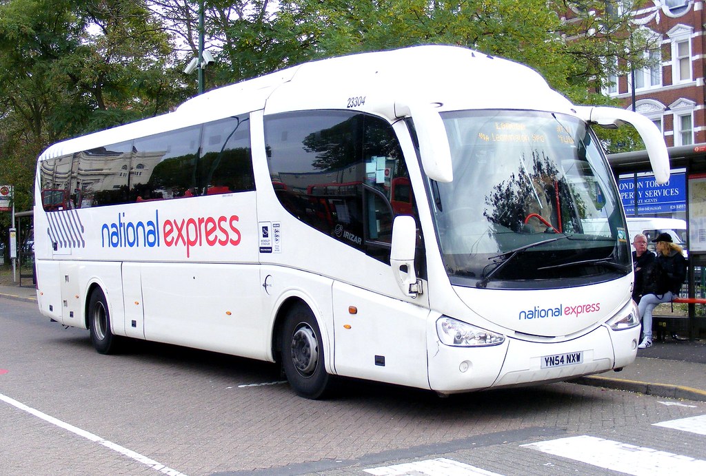 First Coaches . 23304 YN54NXW . Golders Green Station . 20… Flickr