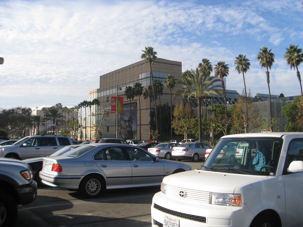 LACMA LACMA from the parking lot Vanesser III Flickr