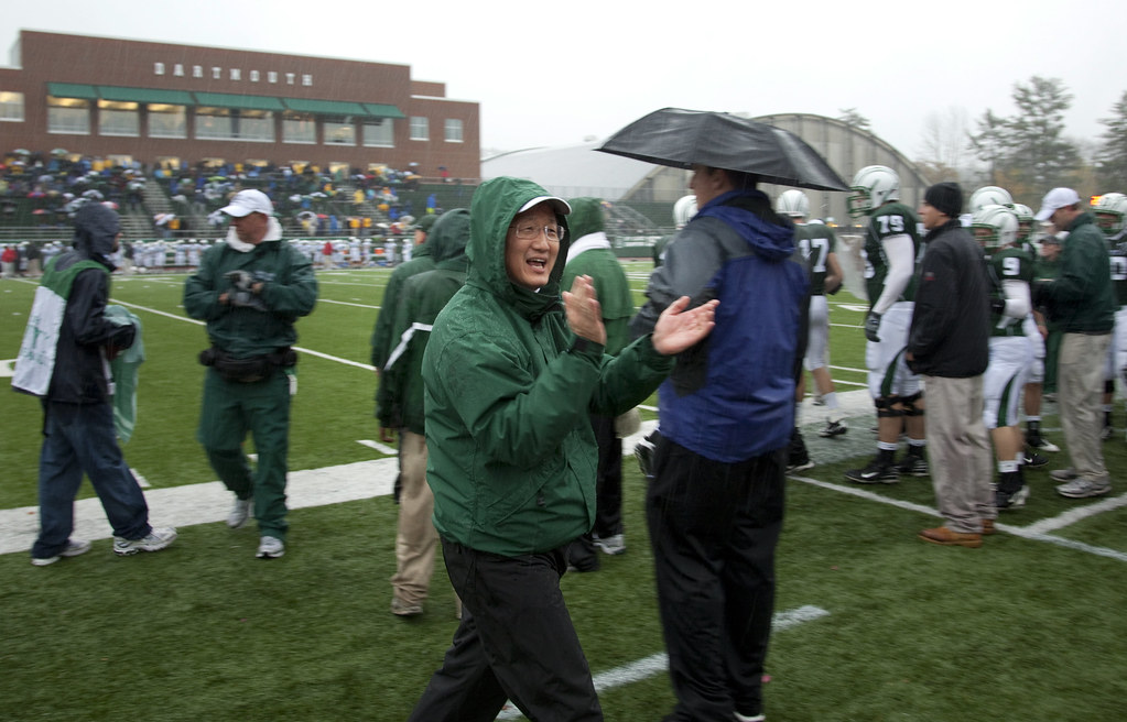 Dartmouth Football, October 24, 2009 President Kim cheers … Flickr