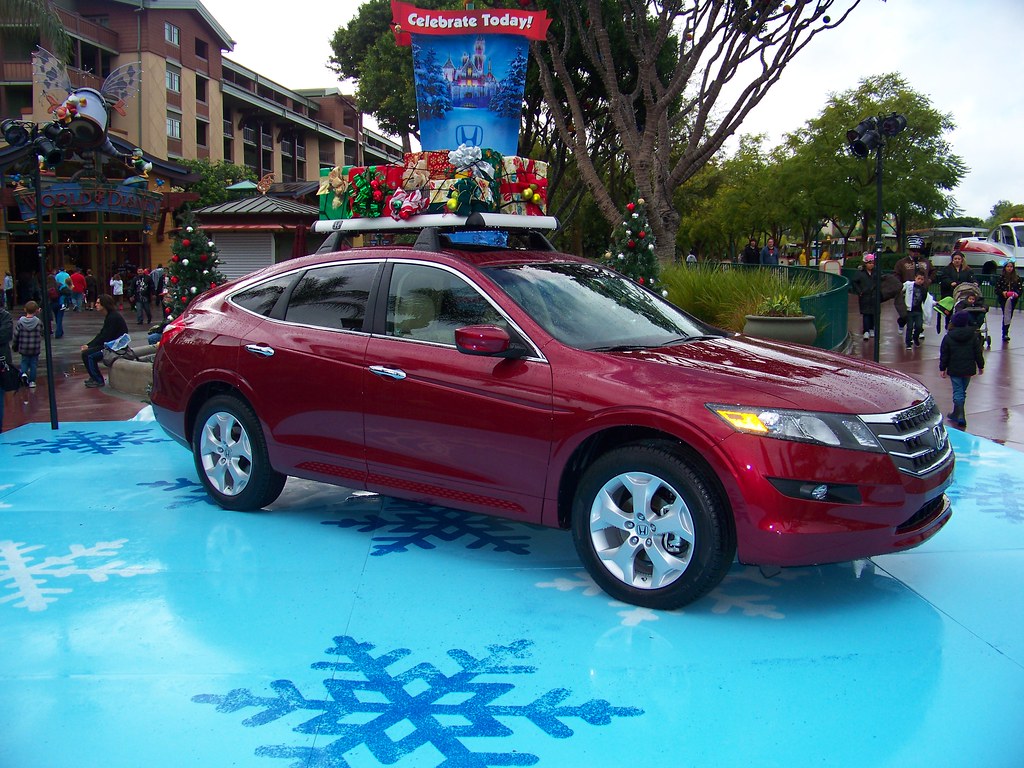 Honda Holiday Family Gathering Sweepstakes display at Down… Flickr