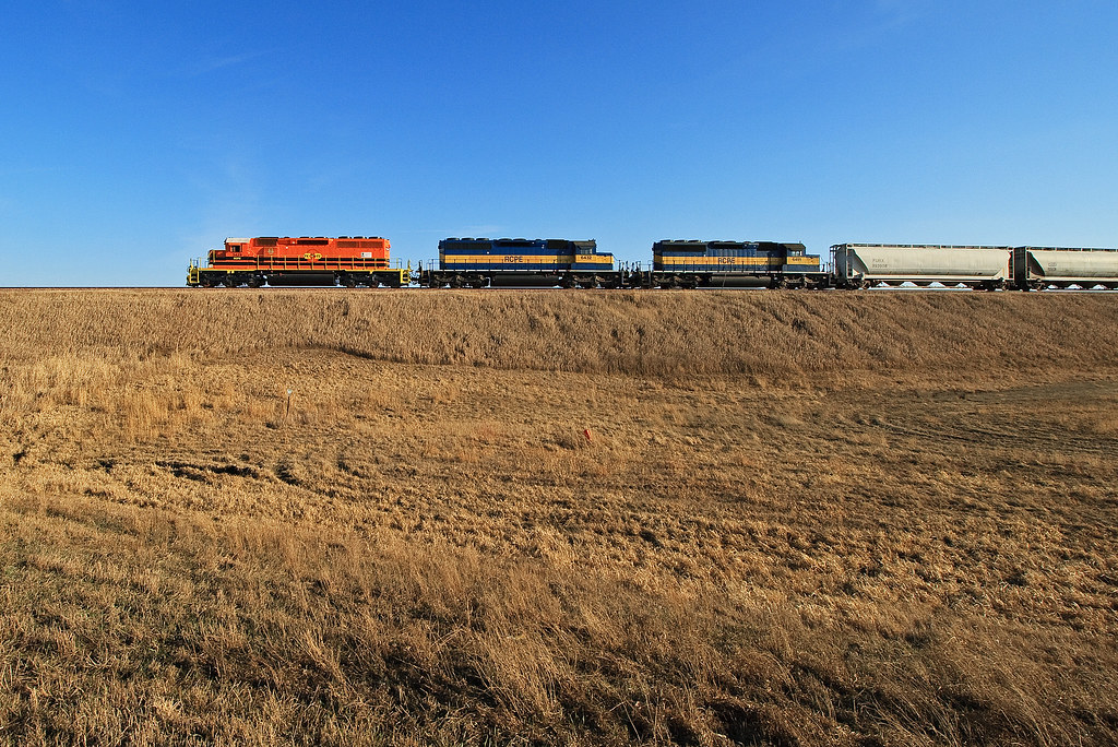 RCPE 3428 Cobden, MN Train 470, led by a trio of RCPE unit… Flickr