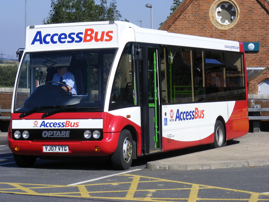 B. Lockwood. Hemsworth. YJ07VTG Pontefract Bus Station. 12… Flickr