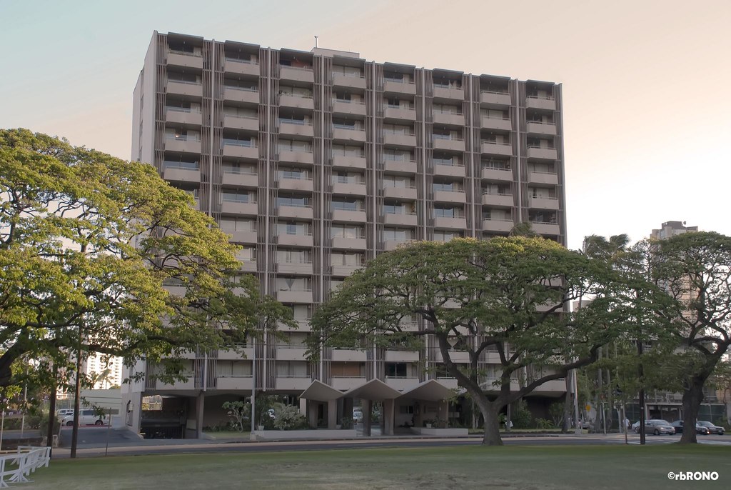 Punahou Circle Apartments Just came back from breaking one… Flickr