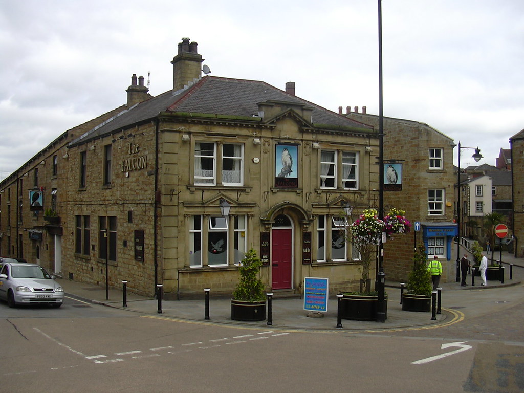 "The Falcon" (Pub) Whittam Street, Burnley BB11 1LW Flickr