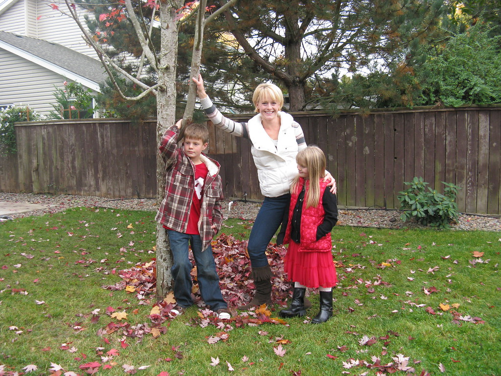 Michelle Hoyt Fully clad in Old Navy fall fashions. Michelle Hoyt
