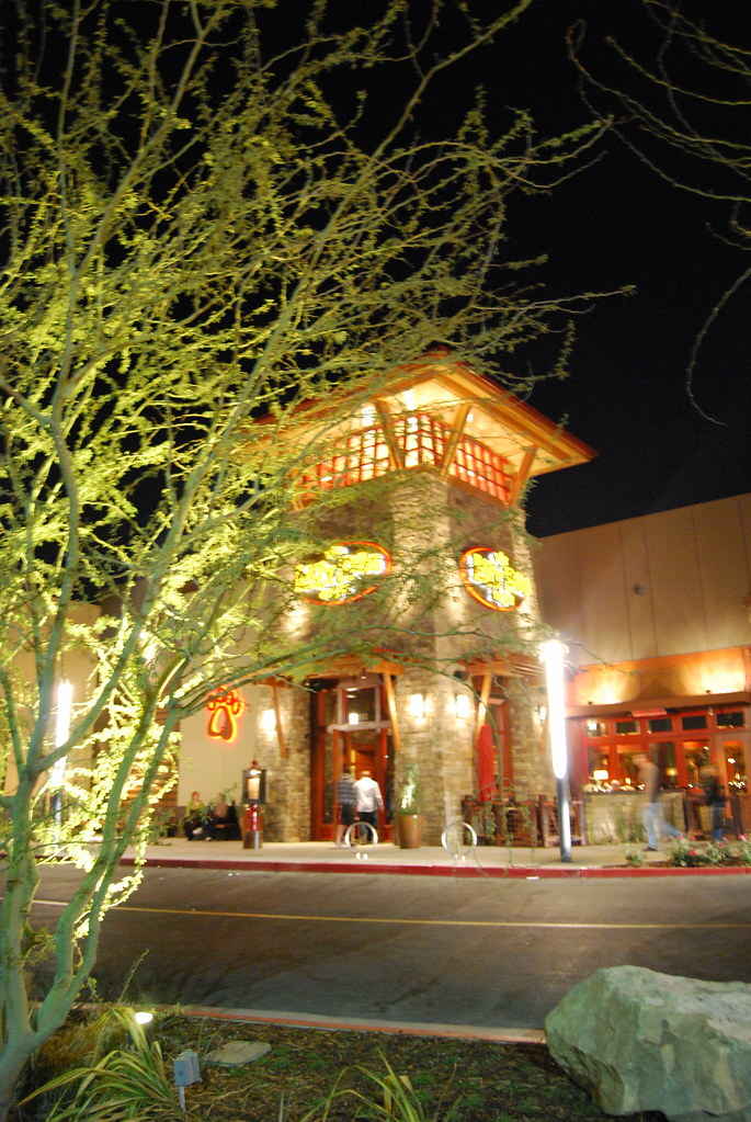 Lazy Dog Cafe, Valencia, Westfield Mall wp.me/pAHO3gq LadyDucayne