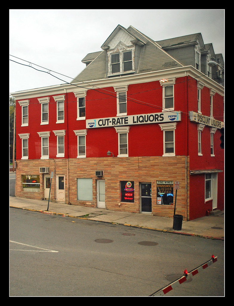 CutRate Liquors in Cumberland An interesting old store bu… Flickr