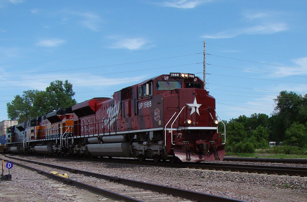 UP 1988 arrives In Mo Valley Iowa After catching it in rai… Flickr