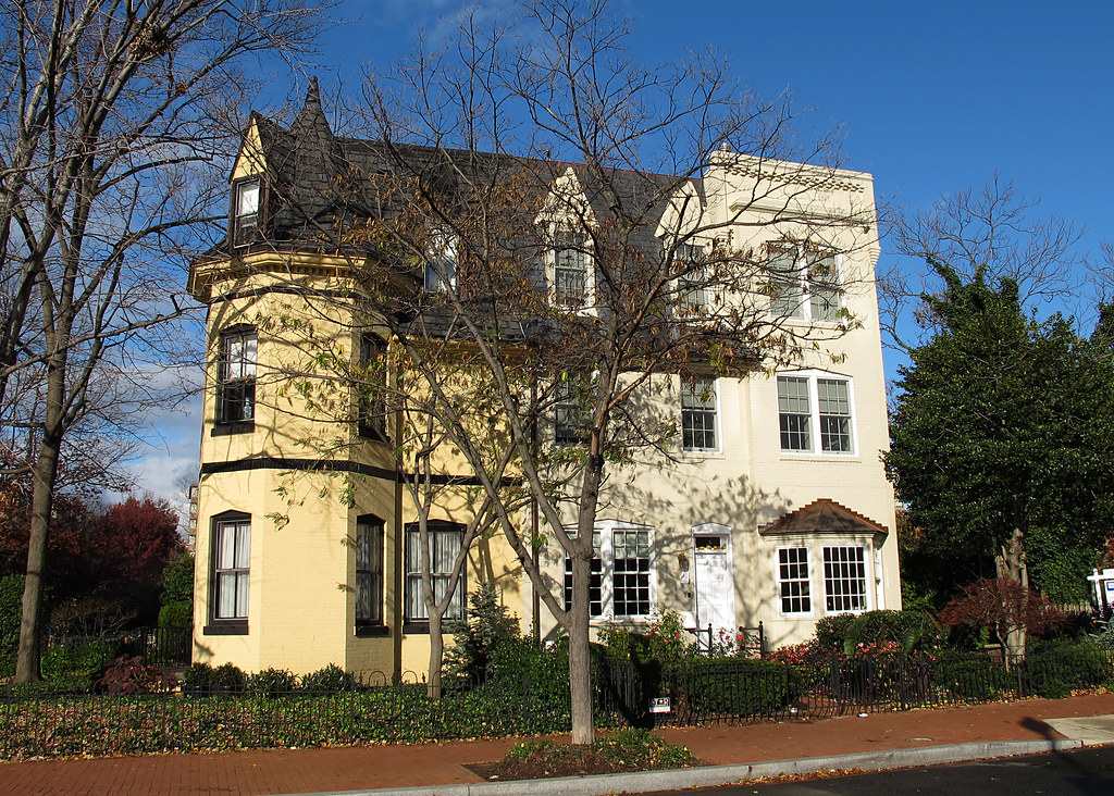 Foggy Bottom Rowhouses Rowhouses in the Foggy Bottom neigh… Flickr