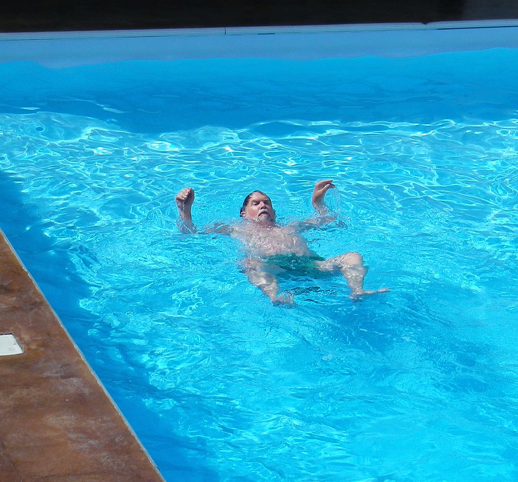 Ok15f32 Gregory in Kelowna Pool Gregory swimming at the Mi… Flickr