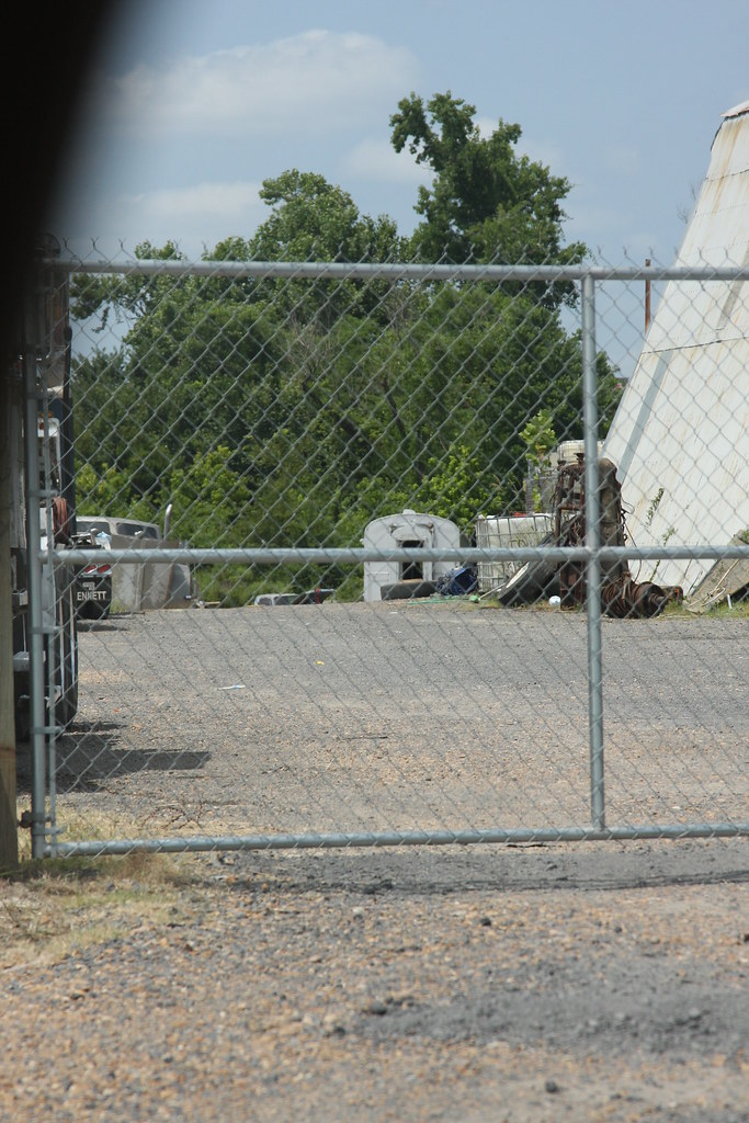 Jackson, MS Salvage Yard Near I55 Highway 80 Overpass F… Flickr