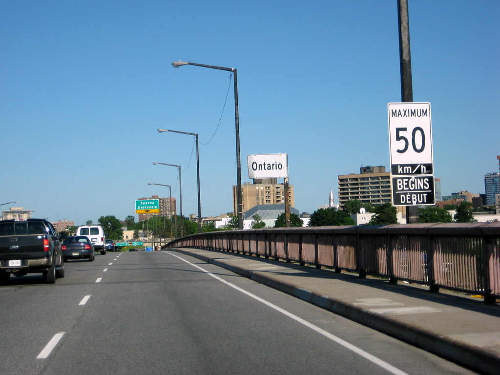 Frontière QuébecOntario Border Autoroute 5/King Edward Av… Flickr
