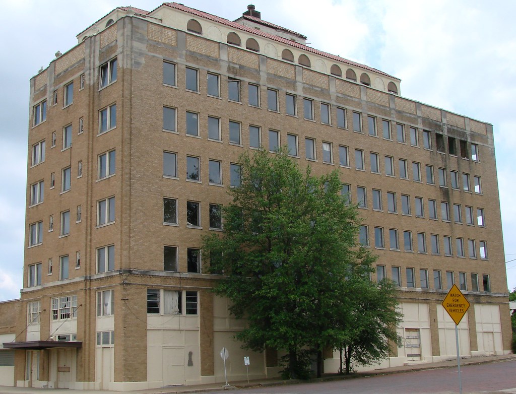 Laguna Hotel Cisco, TX Seth Gaines Flickr