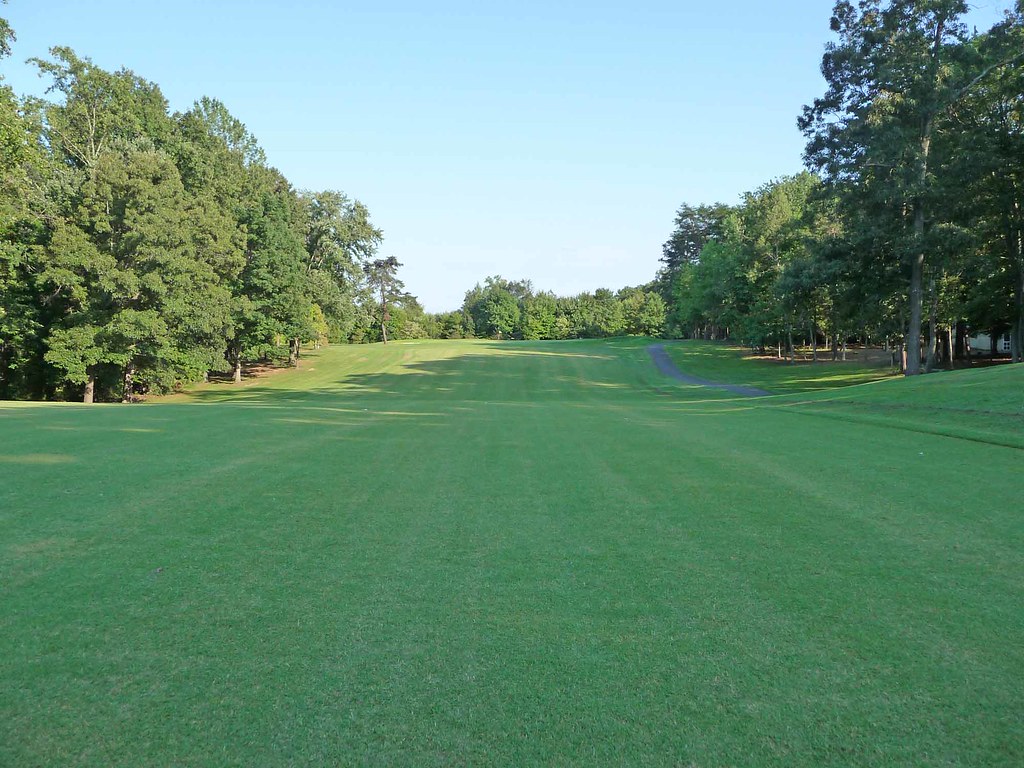 Lake Monticello Golf Course, Hole 1Fairway A 200 yard tee… Flickr