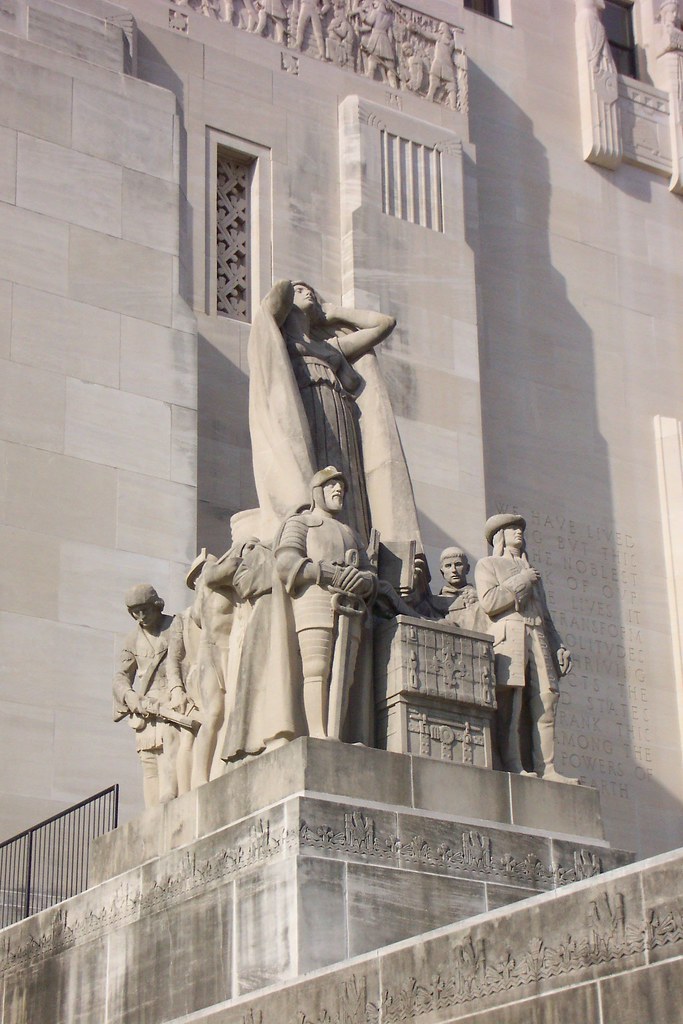 Louisiana State Capitol, Baton Rouge Monumental statues fl… Flickr