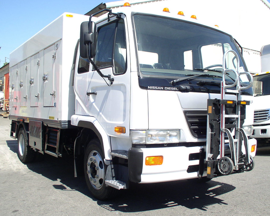 Cold Car USA UD Nissan 2300LP Diesel with HTS10T unit. a photo on