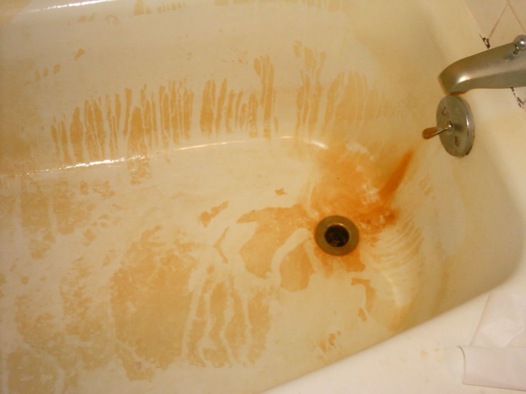 Bathroom hard water stains, 2004 Kelli Lydon Flickr