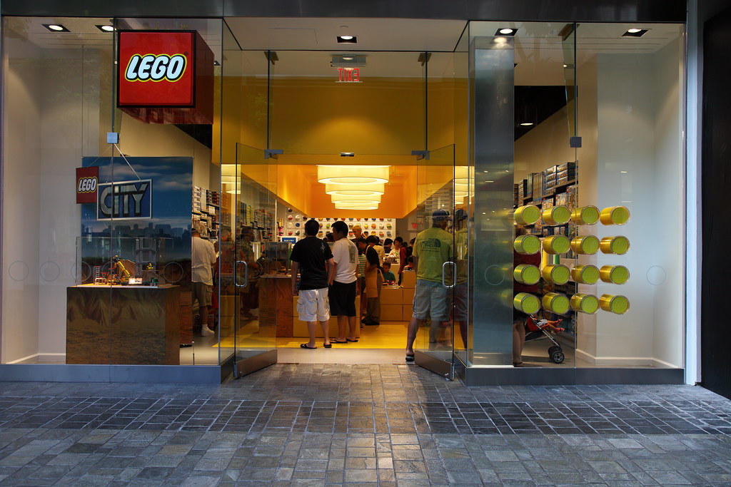 Flickriver Photoset 'Hawaii Lego Store' by starstreak007