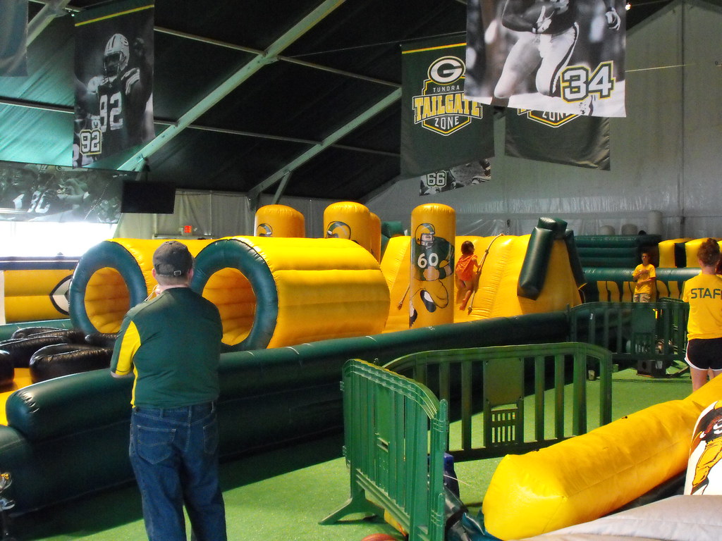 Tundra Tailgate Zone Kevin Binversie Flickr