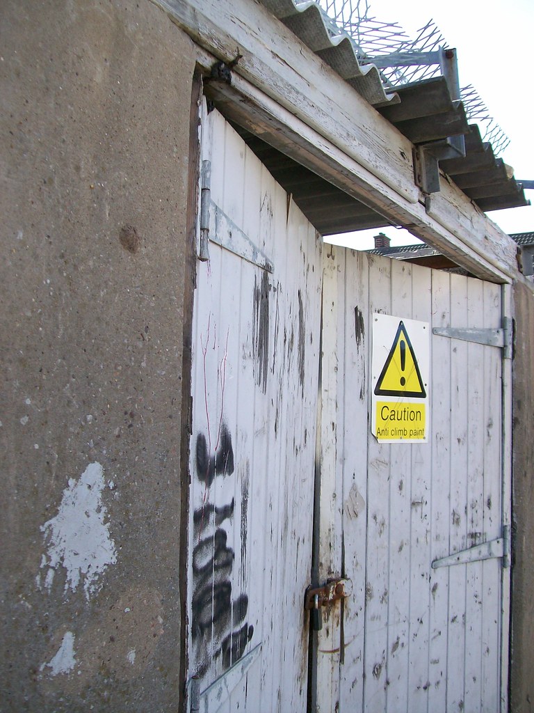 Milverton Road garages Garages located directly behind the… Flickr