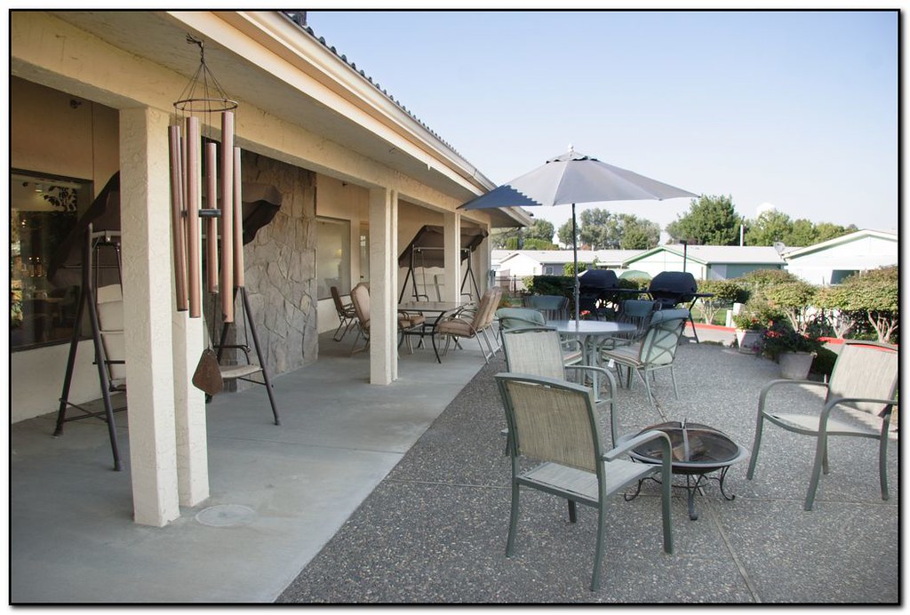 Park patio Picture of common area patio at Pa… Flickr