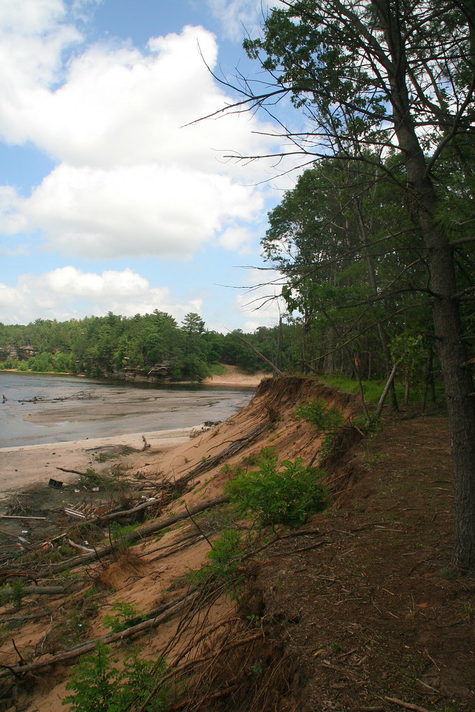 IMG_4700 This is the gap through which Lake Delton drained… Flickr